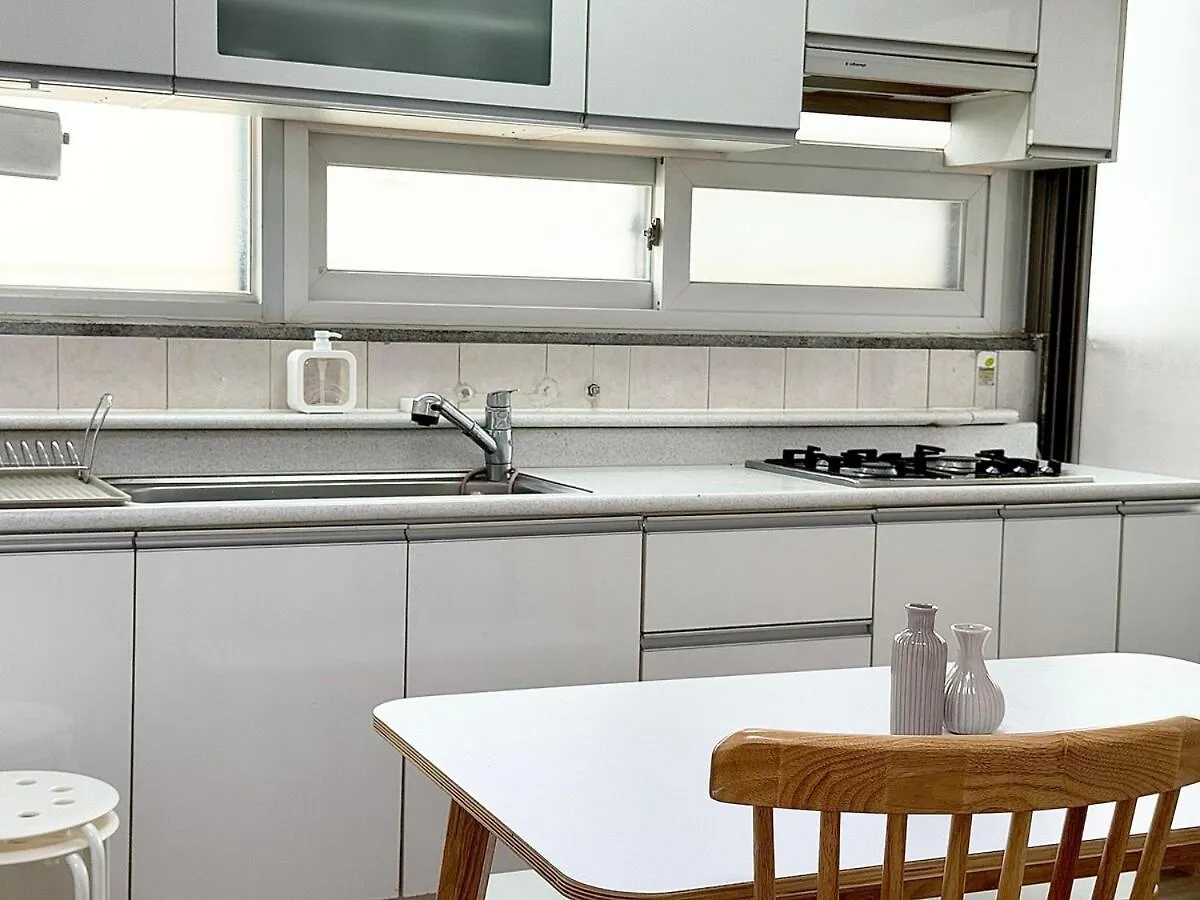 7Persons Hongik University Hapjeong Mapo Gangnam Sillim Soul Vila